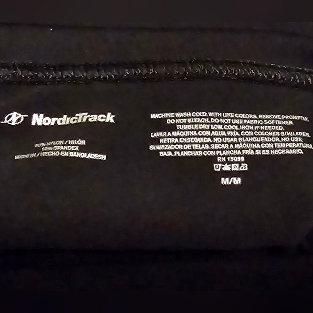 SOLD **** Size Medium Nordic Track Pull On Capris Active Yoga Leggings Black - Picture 5 of 5